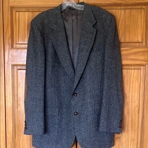 Baskin 100% Wool Gray Tweed lSport Coat with Notched Lapel and Textured Fabric